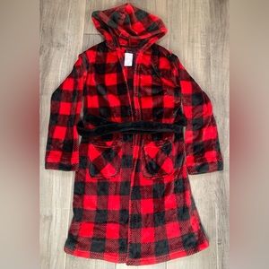Preowned Cuddl Duds Boy's Plush Plaid Hoodie Bath Robe.